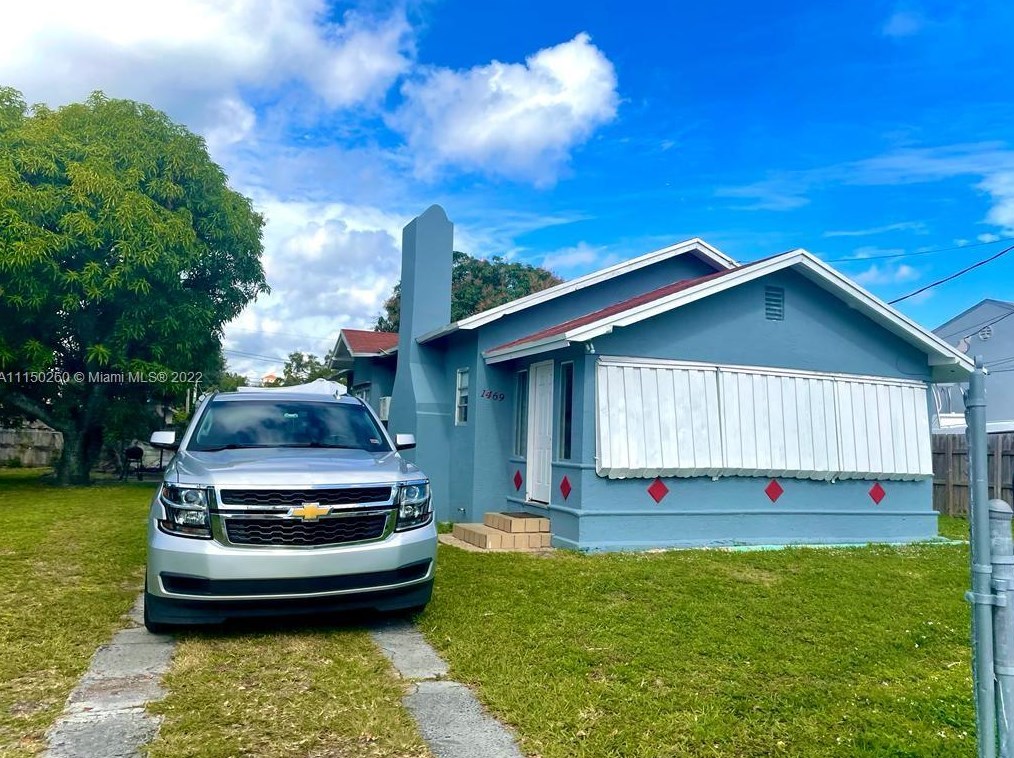 1469 50th St, Miami, FL 33142-4161