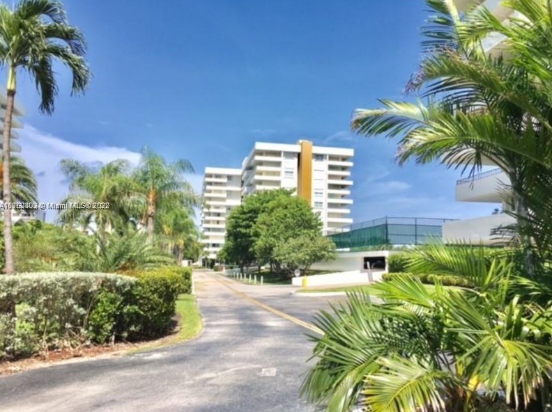 155 Ocean Lane Dr Apt 708, Miami, FL 33149