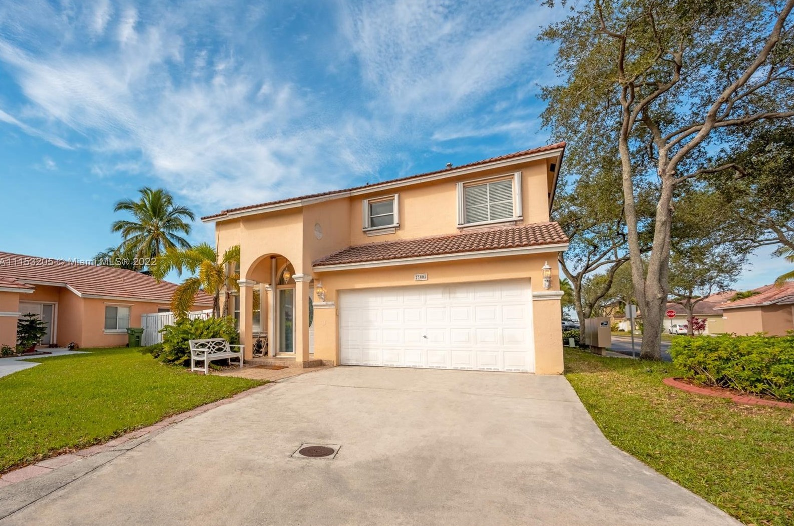 300 Sw 99th Ter, Hollywood, FL 33025