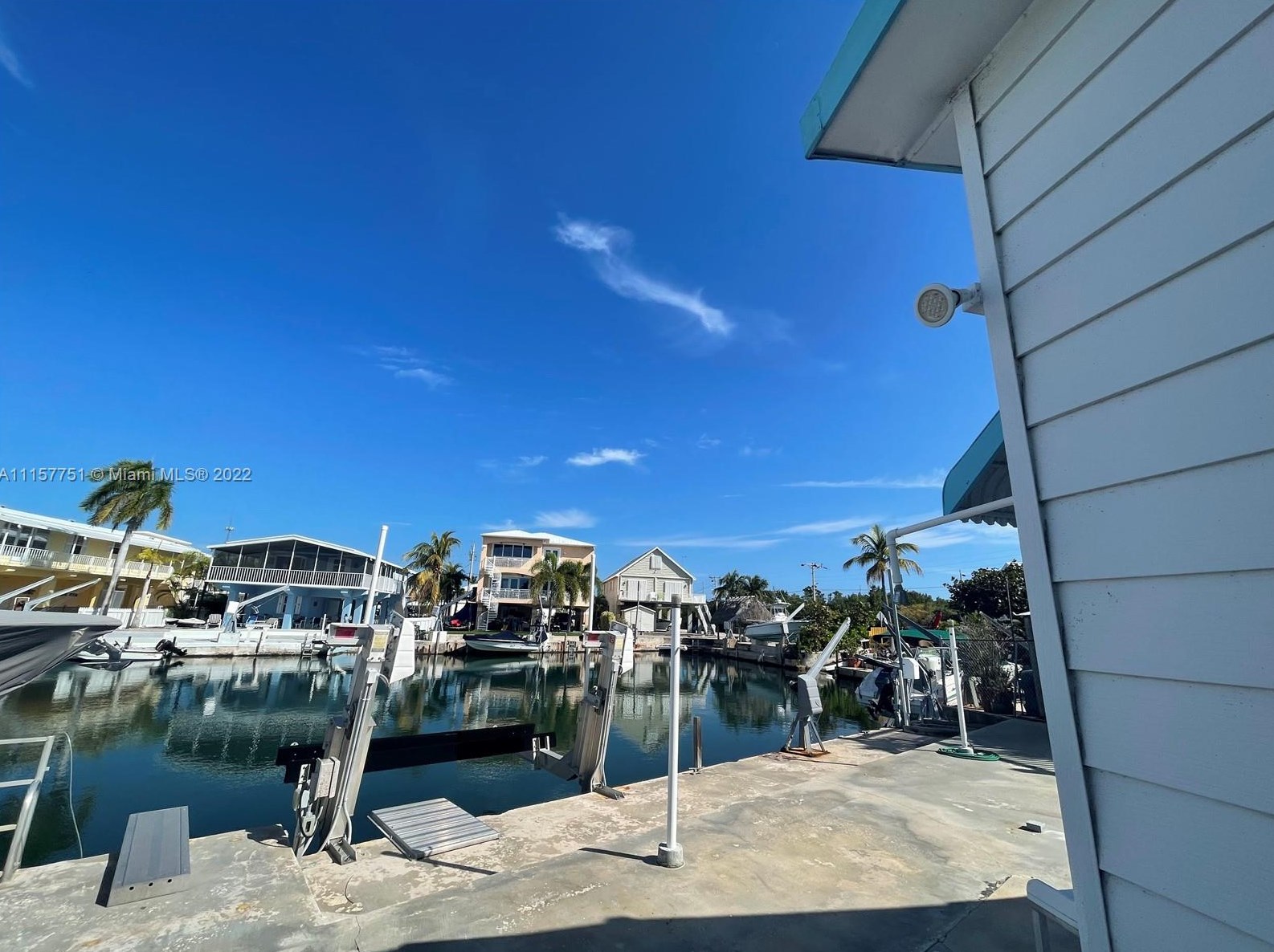 206 Camelot Dr, Plantation Key, FL 33070-2806