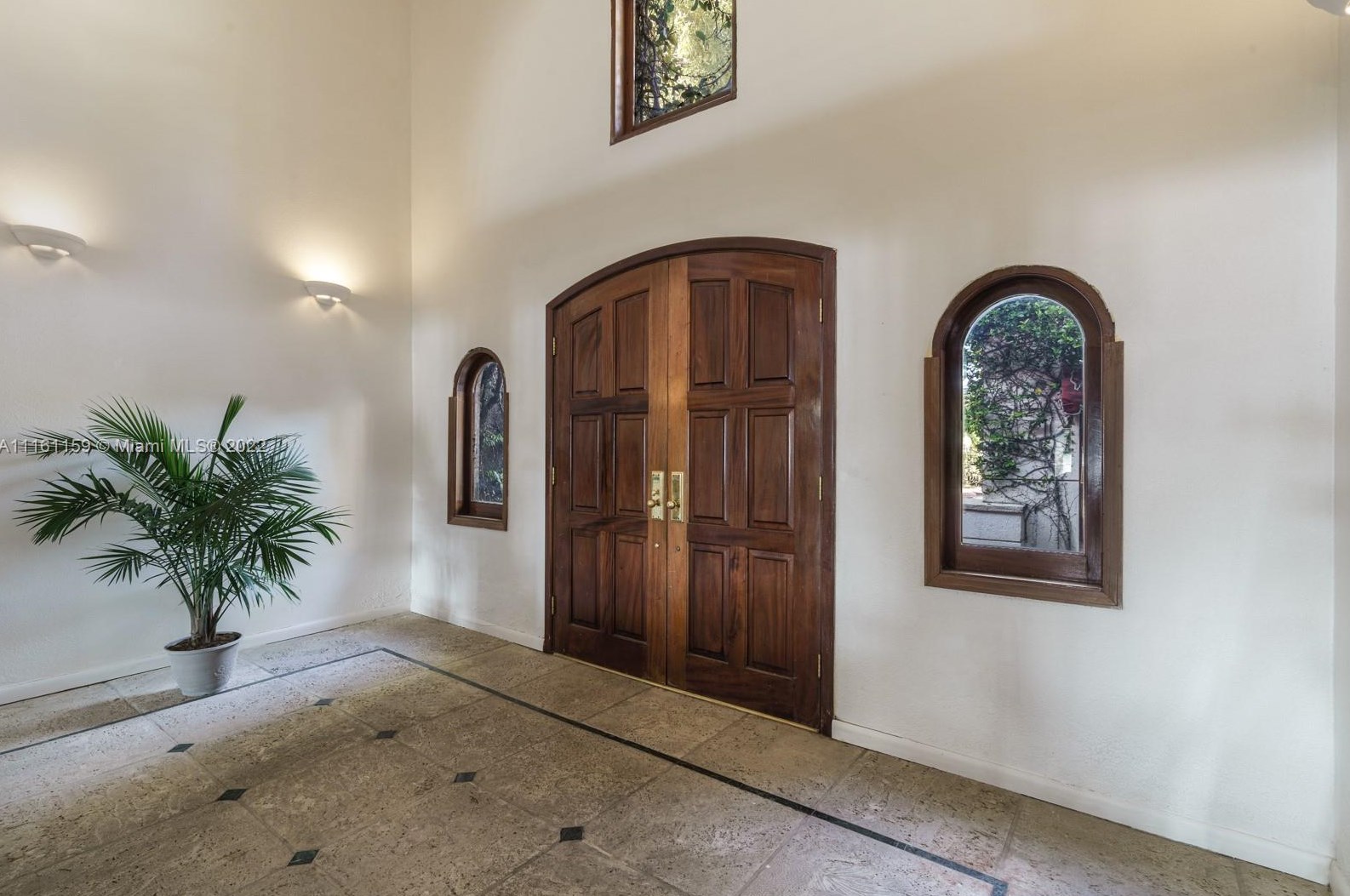 340 Hibiscus Dr, Miami FL  33139-5134 exterior