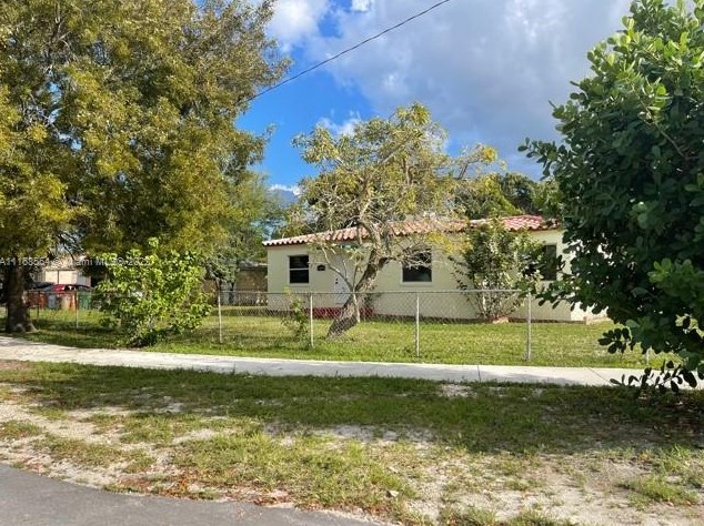 1200 Dunad Ave, Miami, FL 33054-3414