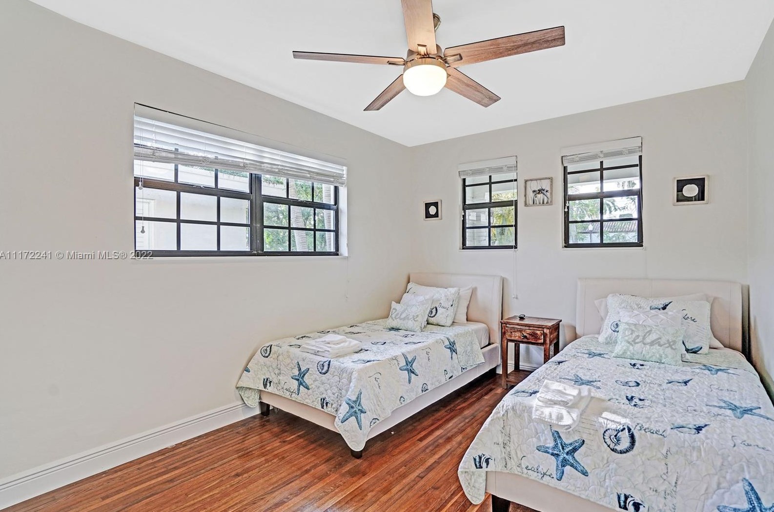 1318 Tyler St, Hollywood FL 33020-5251 exterior