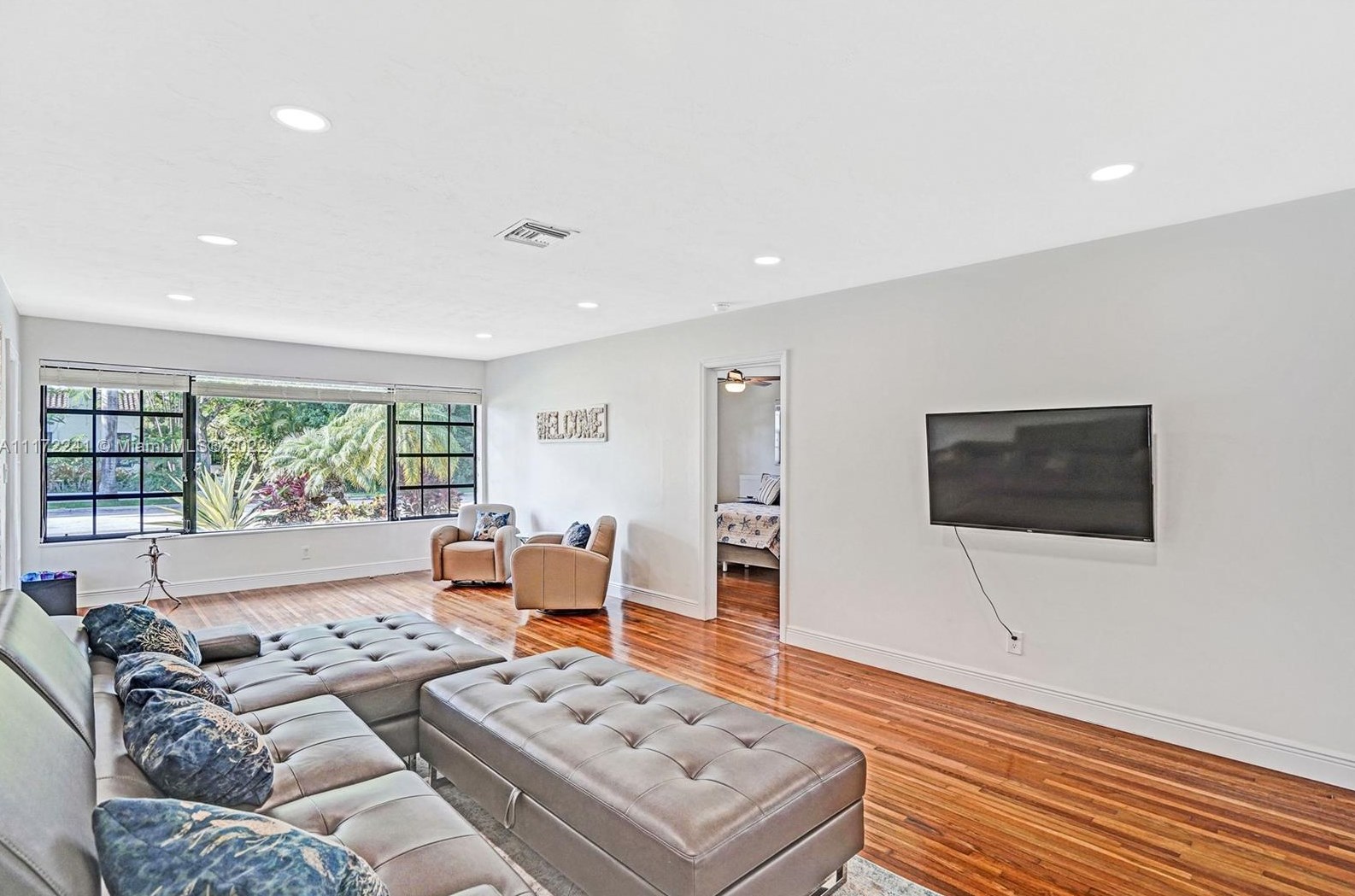 1318 Tyler St, Hollywood FL 33020-5251 exterior