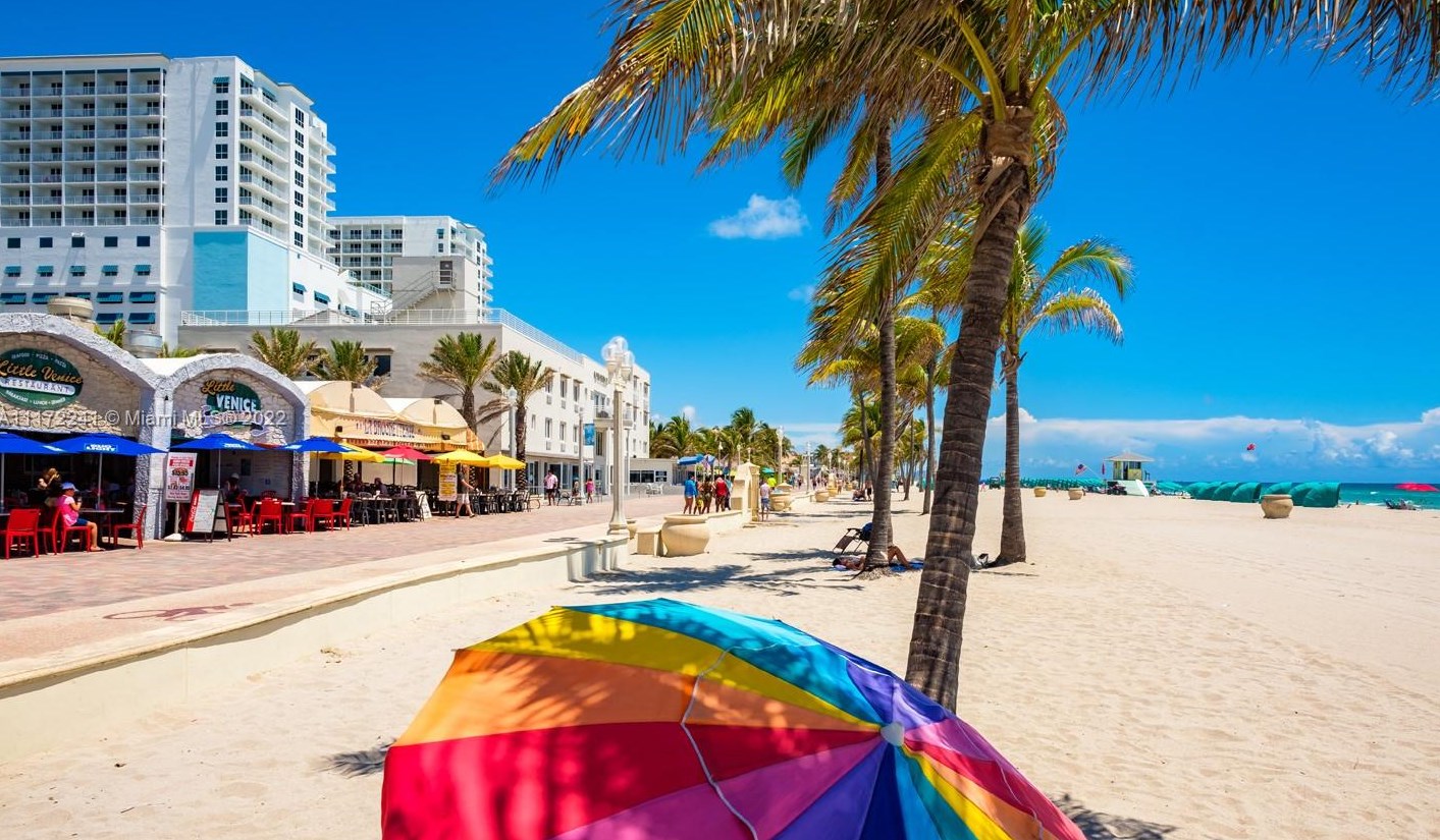 1318 Tyler St, Hollywood FL 33020-5251 exterior