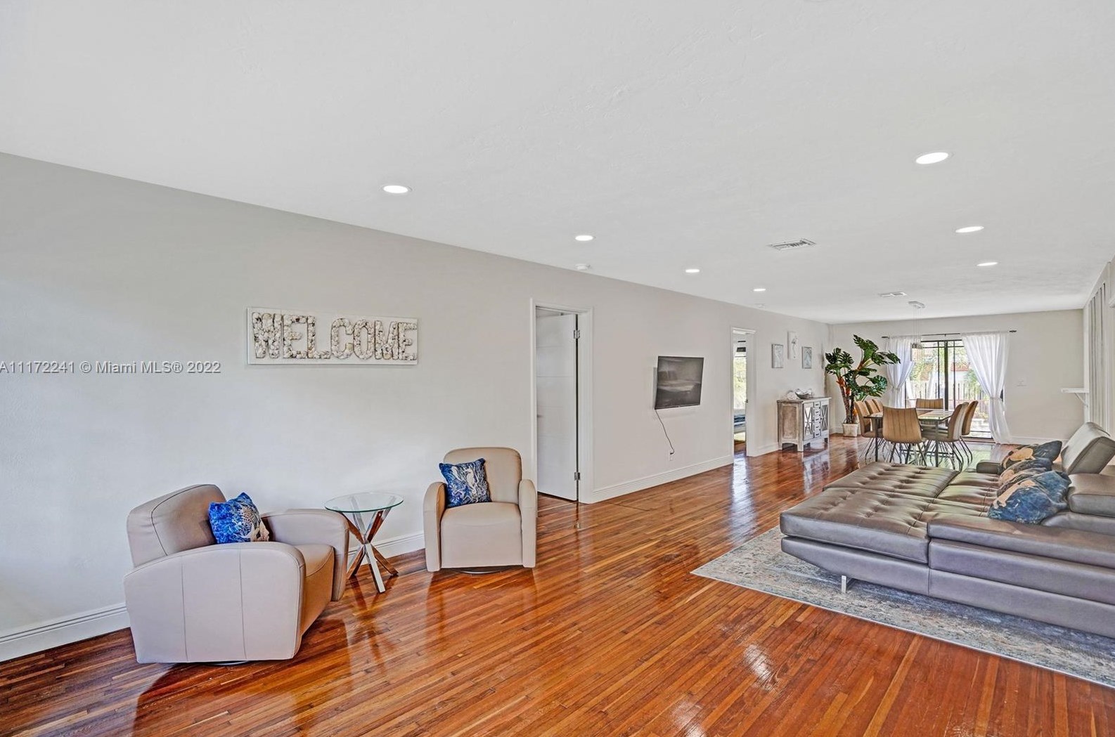 1318 Tyler St, Hollywood FL 33020-5251 exterior