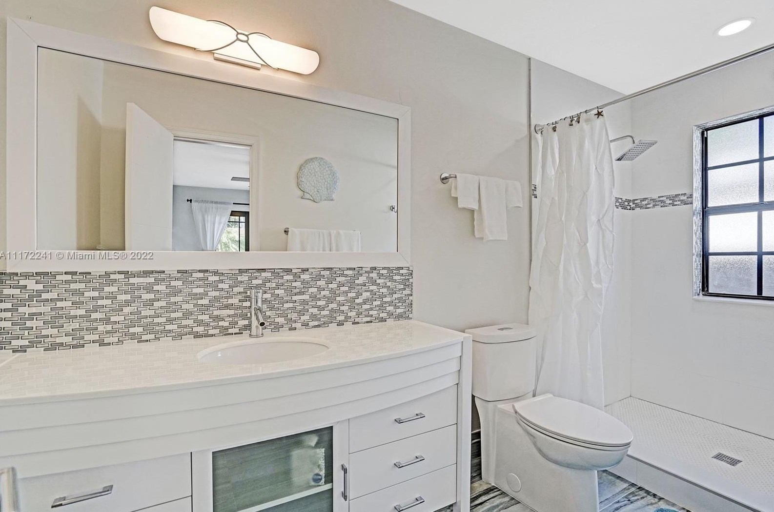 1318 Tyler St, Hollywood FL 33020-5251 exterior