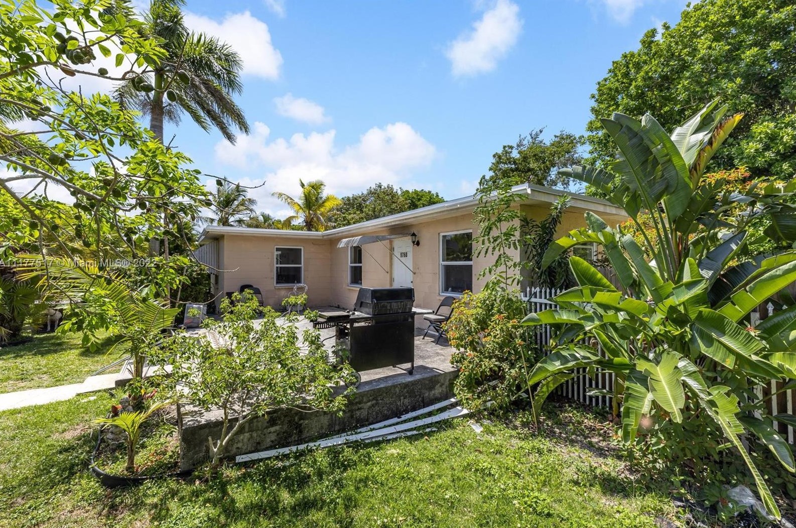 9760 181st Ter, Miami, FL 33157-5513