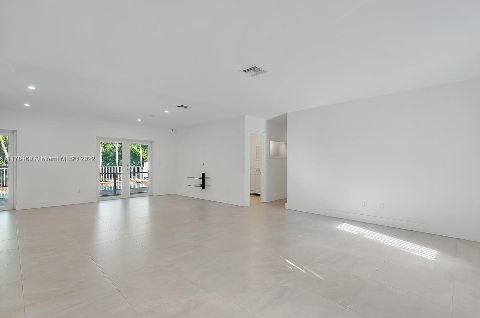 15700 75th Ave, Miami, FL 33157-2414