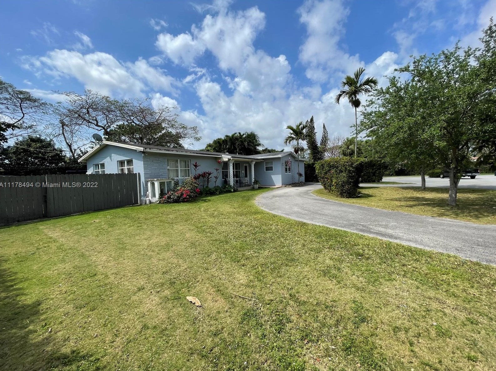 6220 62nd St, Miami, FL 33143-2123