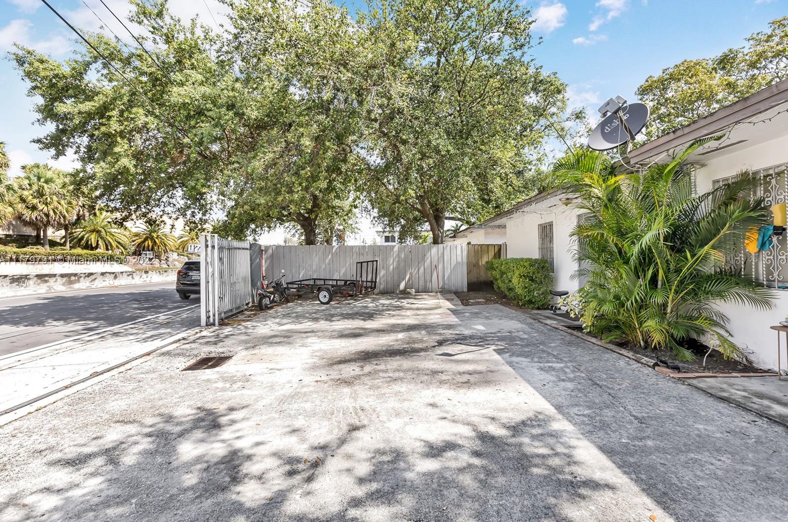 7737 6th Ave, Miami, FL 33150-2840
