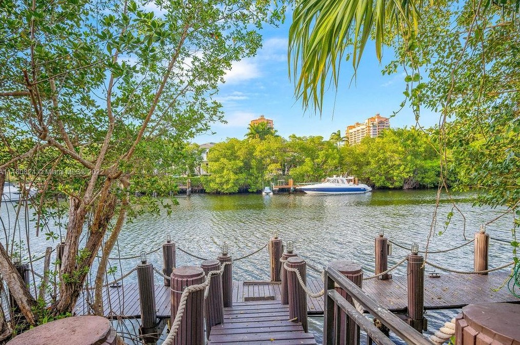 6960 Mira Flores Ave #6960, Miami, FL 33143