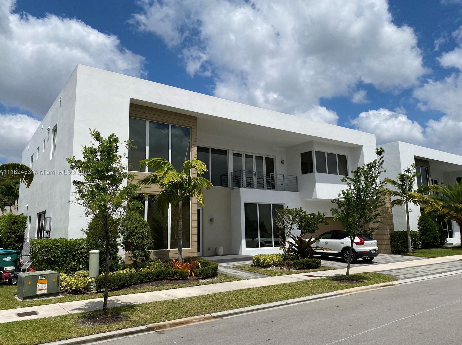 10271 75th Ter, Miami, FL 33178-2190
