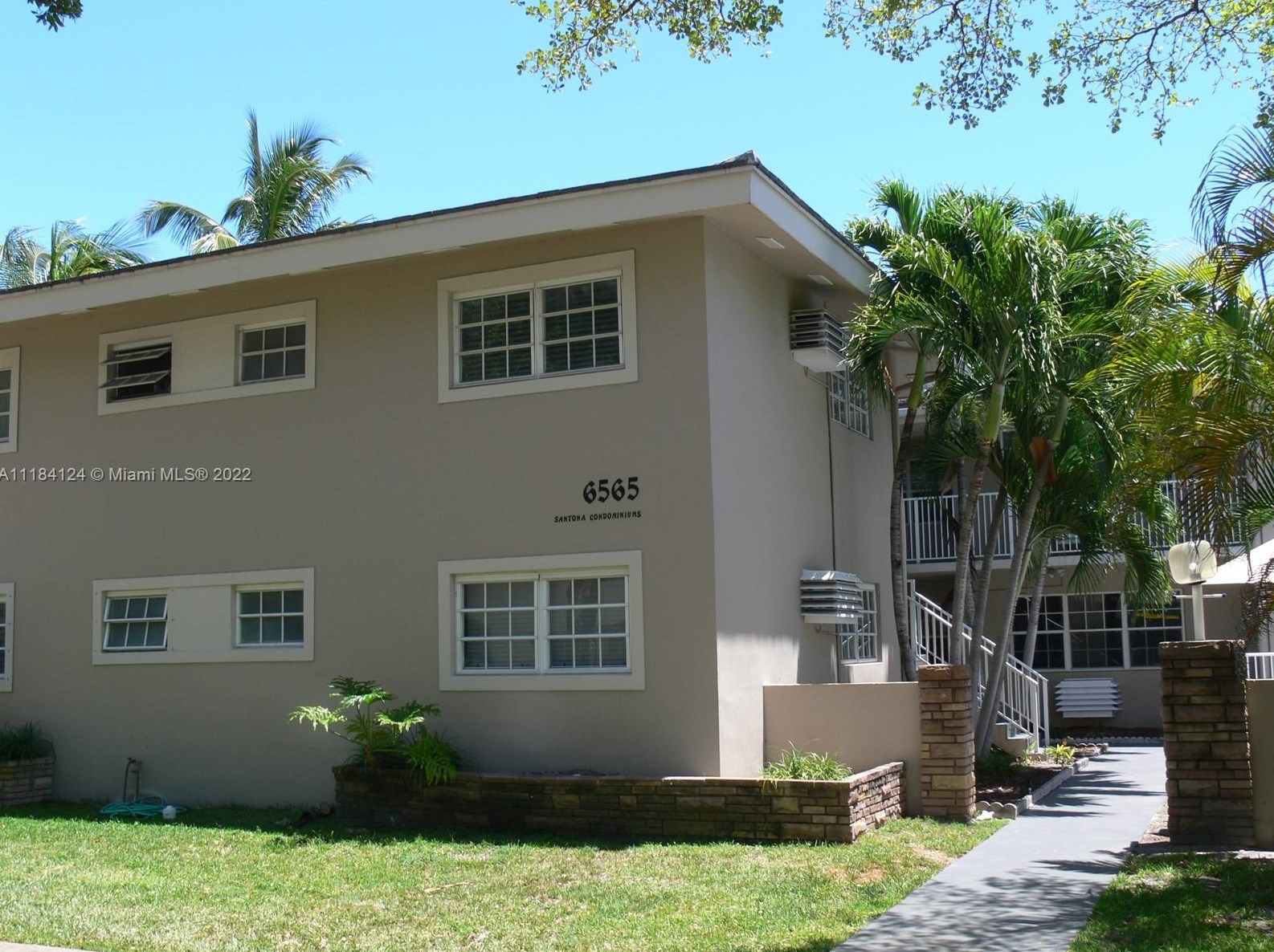 6565 Santona St, Miami, FL 33146-3155
