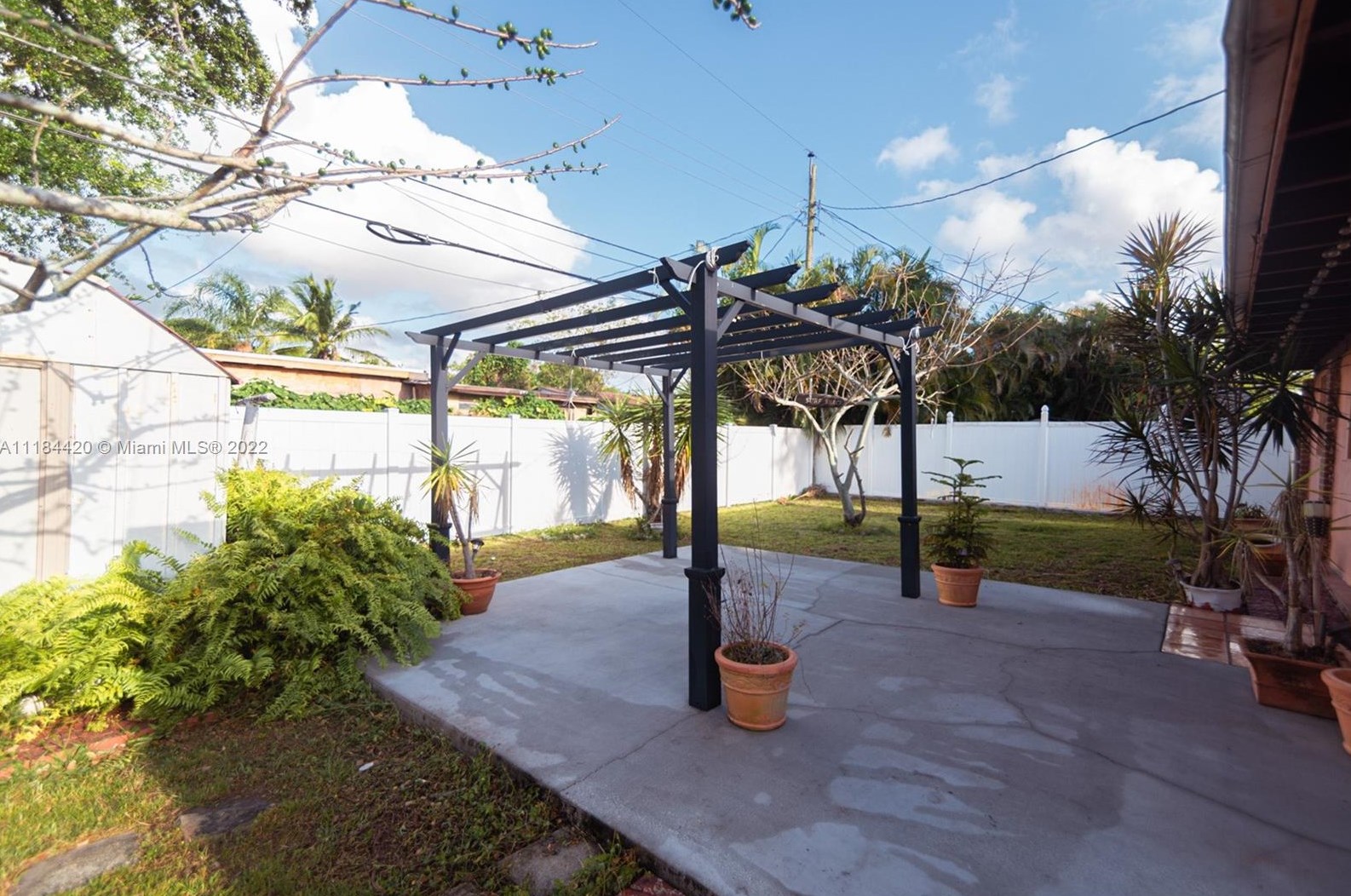 2513 Island Dr, Hollywood FL  33023-4601 exterior