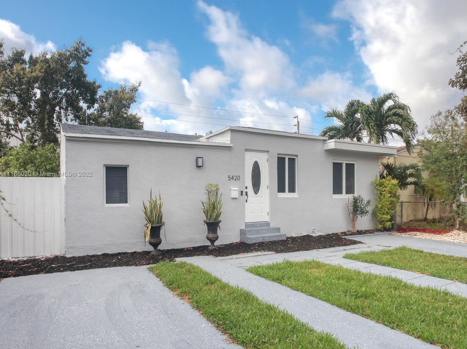 5420 7th St, Miami FL  33134-1162 exterior