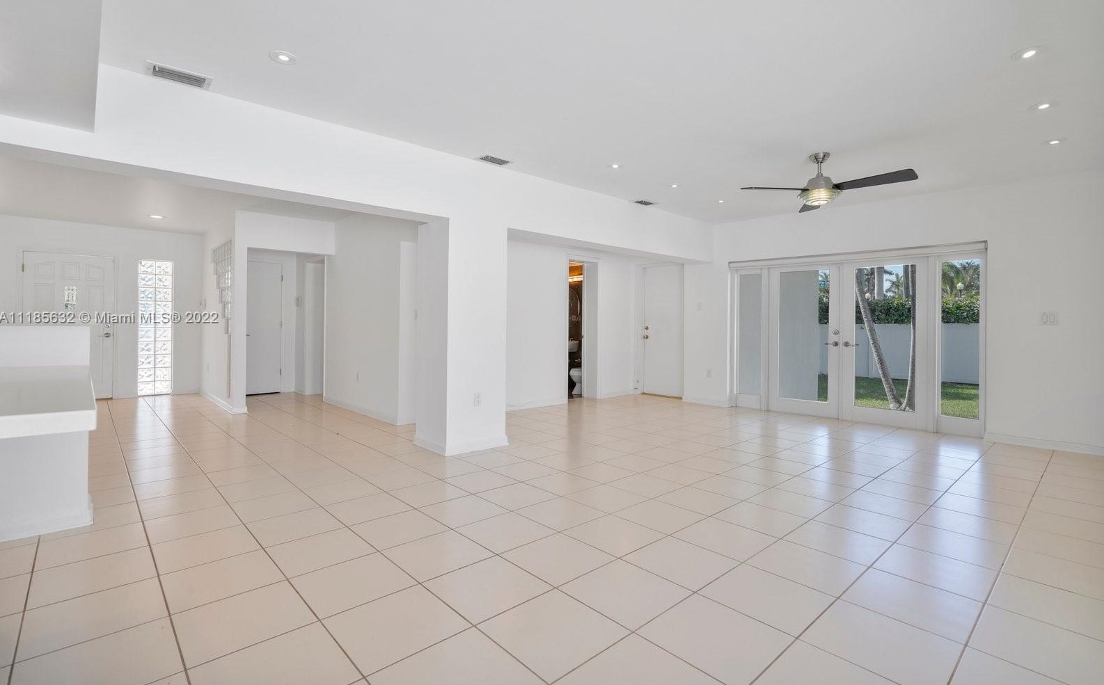 440 Dilido Dr, Miami FL  33139-1272 exterior