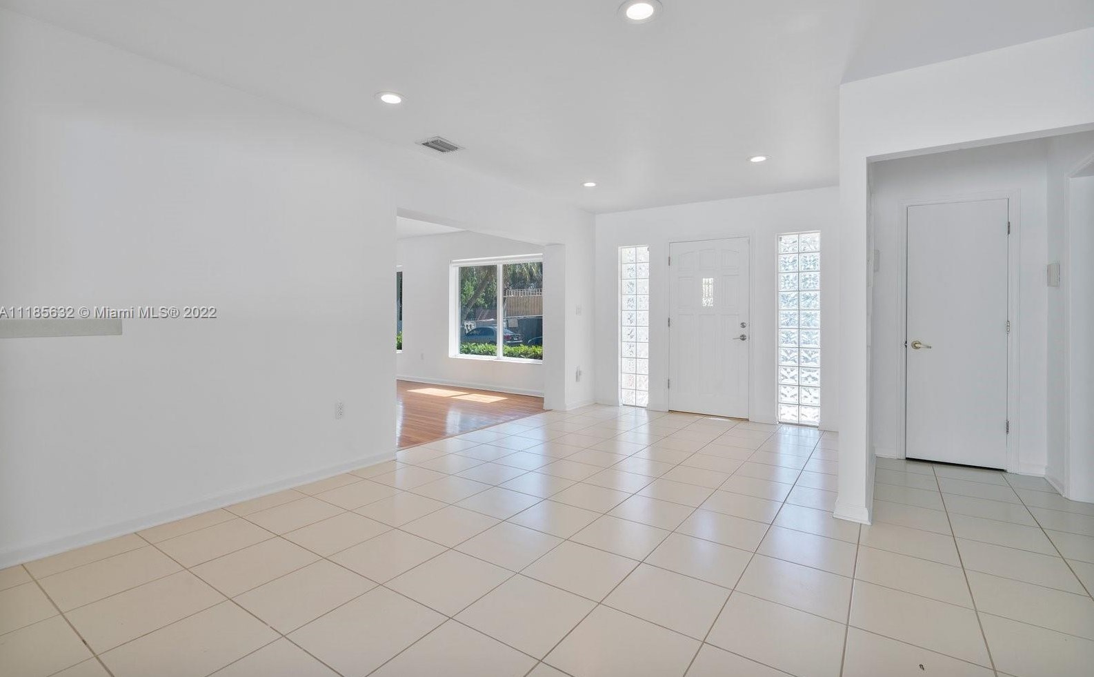 440 Dilido Dr, Miami FL  33139-1272 exterior