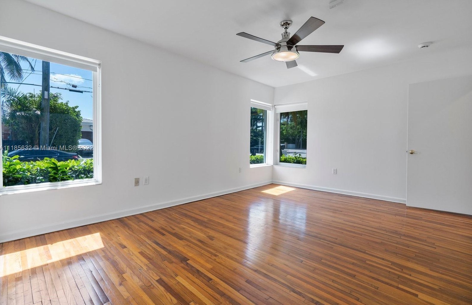 440 Dilido Dr, Miami FL  33139-1272 exterior