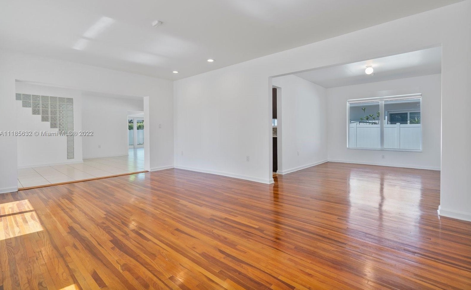 440 Dilido Dr, Miami FL  33139-1272 exterior