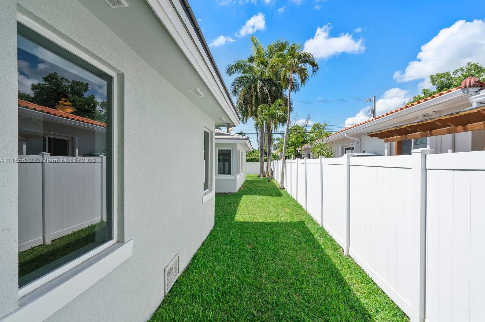 440 Dilido Dr, Miami FL  33139-1272 exterior