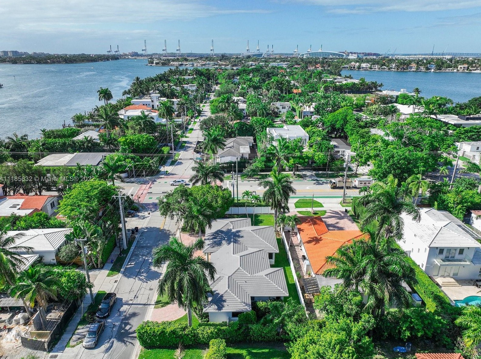 440 Dilido Dr, Miami FL  33139-1272 exterior