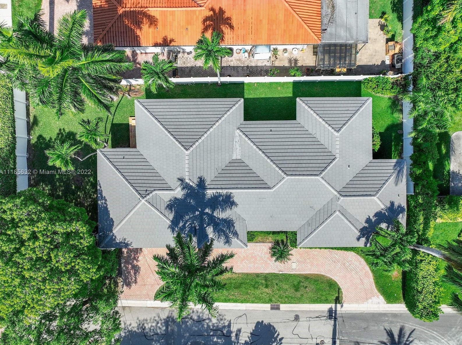 440 Dilido Dr, Miami FL  33139-1272 exterior