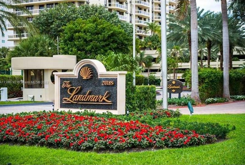 20185 Country Club Dr, Miami FL  33180-3048 exterior