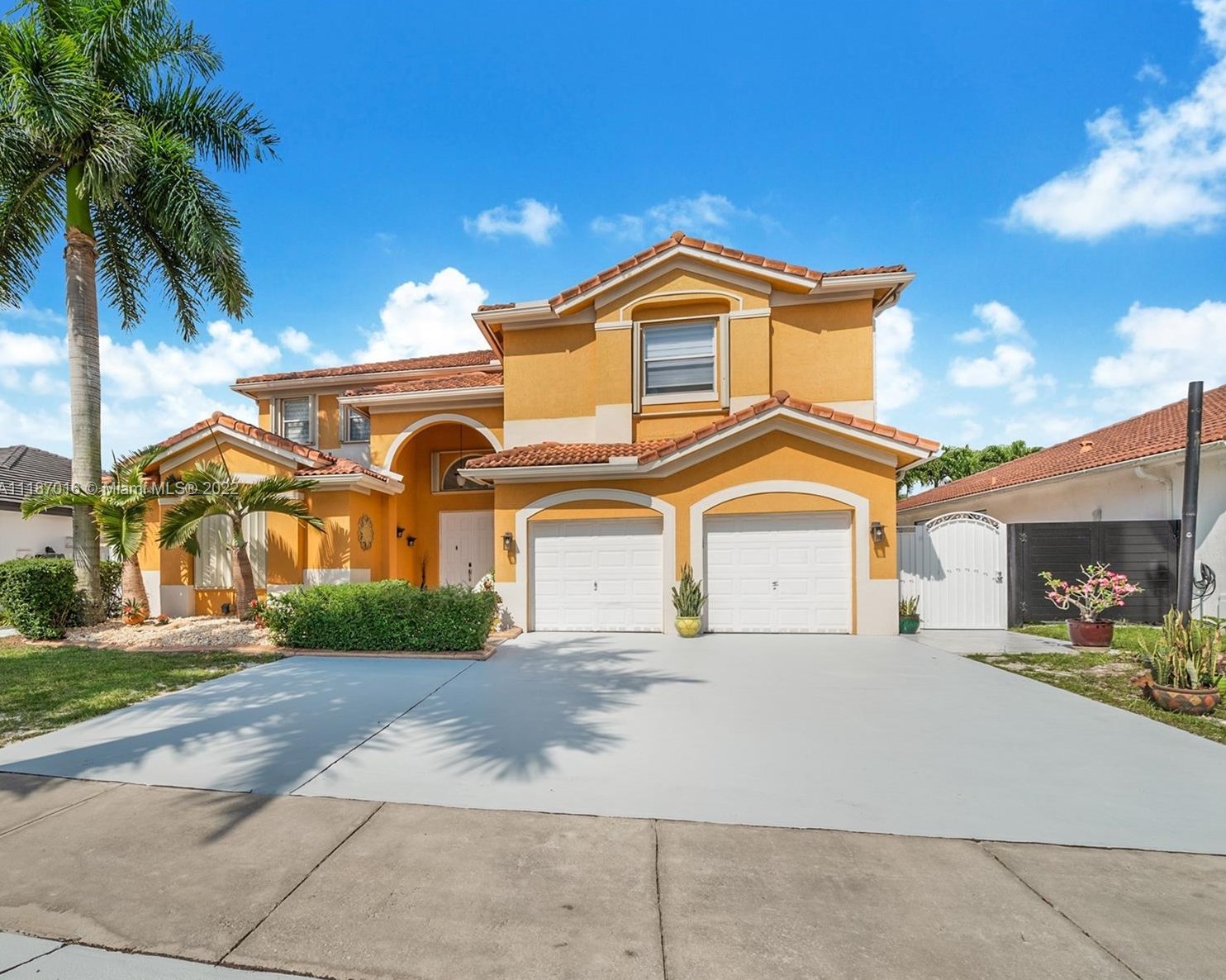 5940 157th Pl, Miami, FL 33193-5607