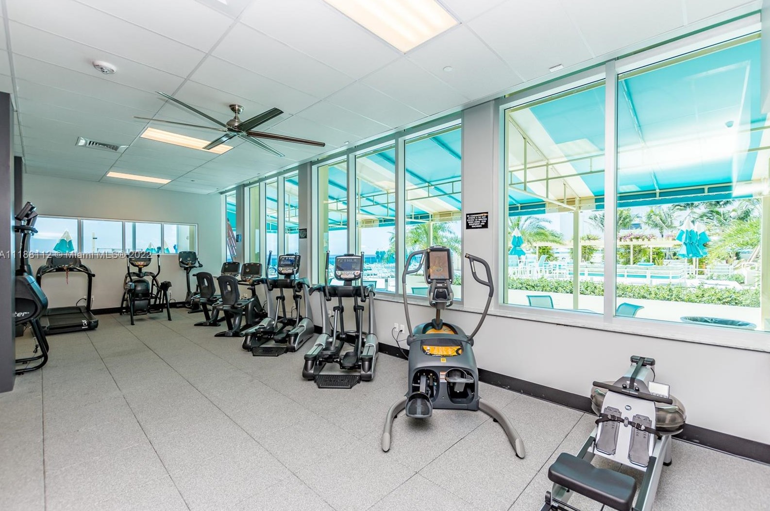 2501 Ocean Dr, Hollywood FL  33019-2699 exterior