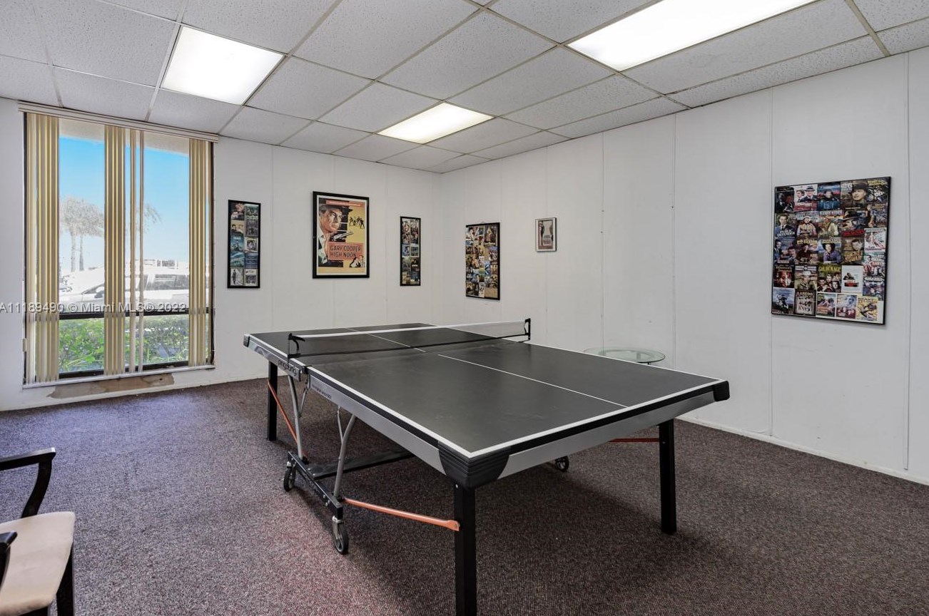 1500 Ocean Dr, Hollywood FL  33019-2363 exterior