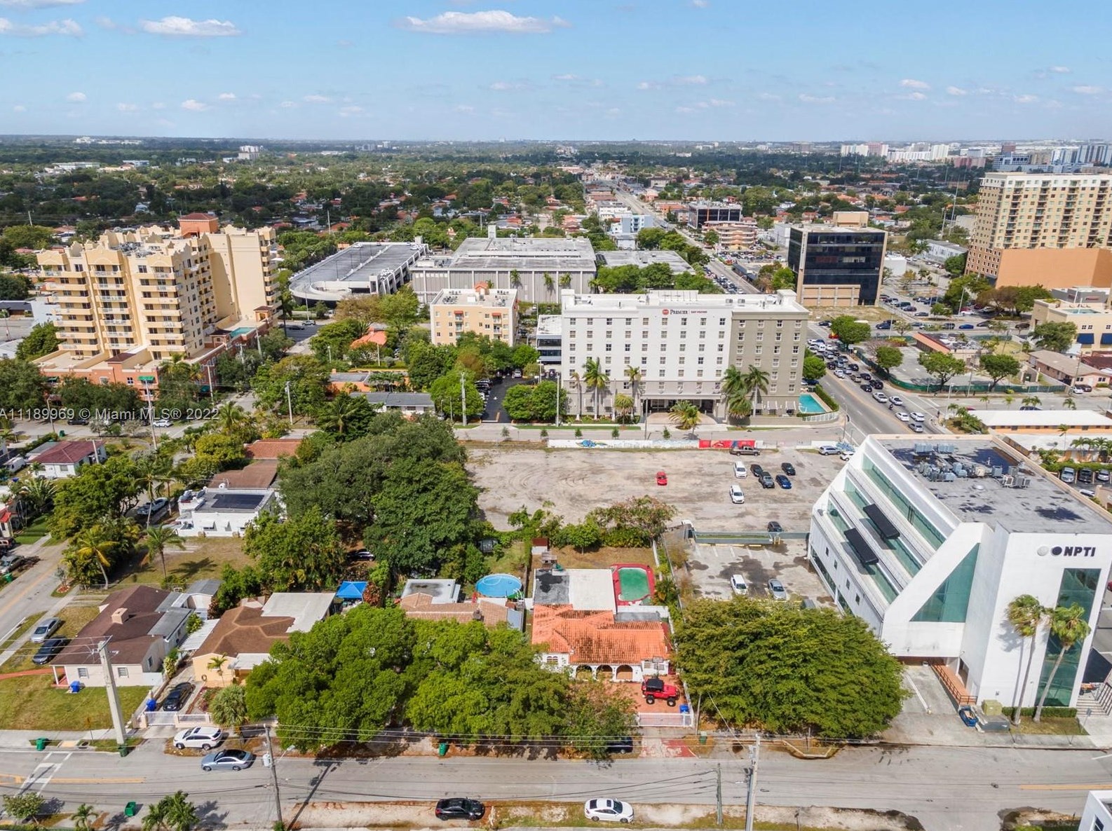 16 40th Ave, Miami, FL 33126-5737