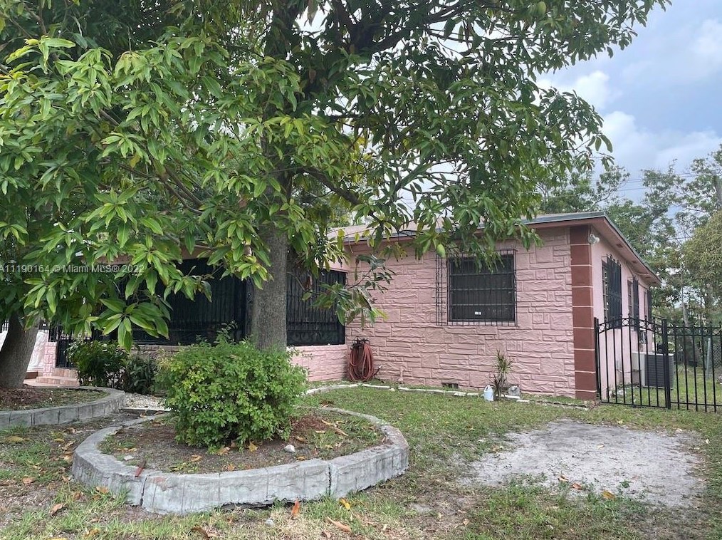 253 48th Ter, Miami, FL 33137-3135