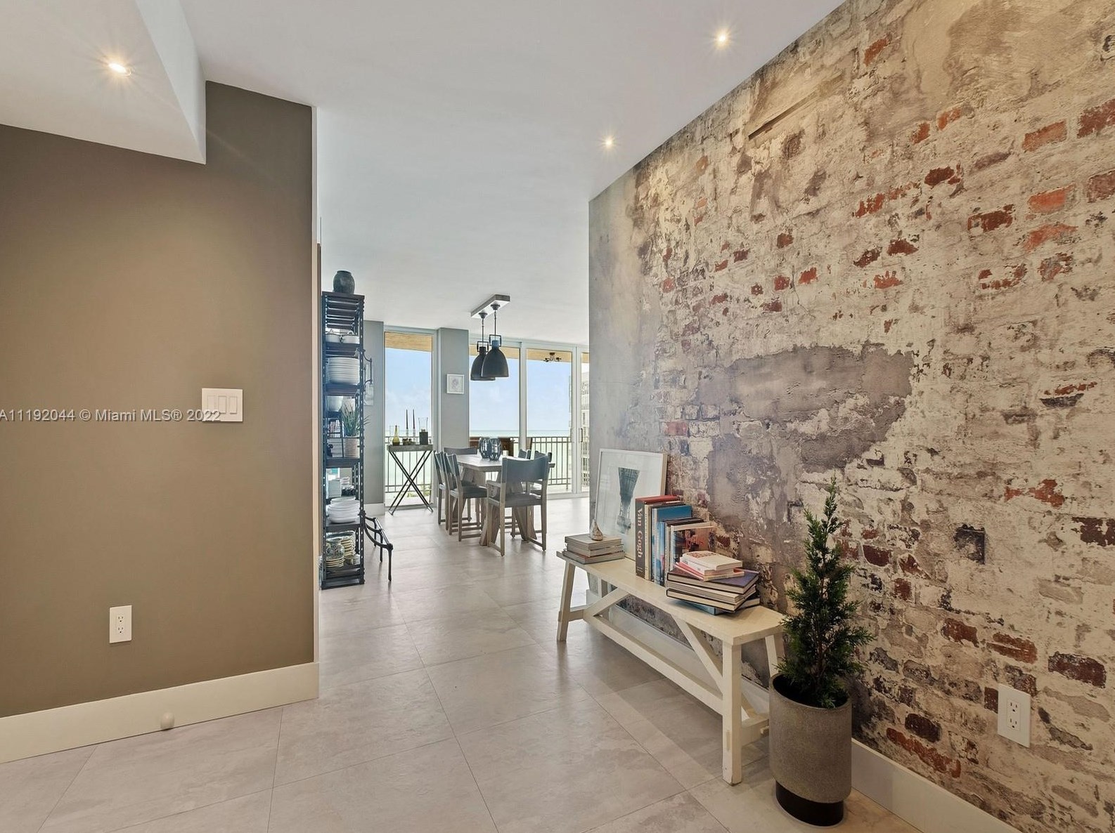 881 Ocean Dr #8a, Miami, FL