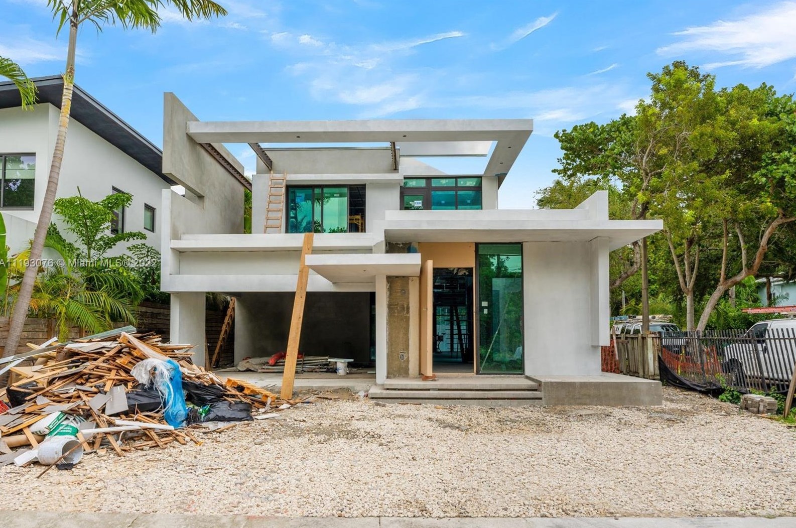 2459 Lincoln Ave, Miami FL  33133-3963 exterior