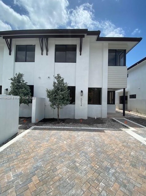 6670 84th St, Miami, FL 33143-7918
