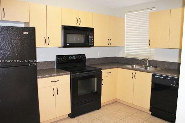 147 Hidden Court Rd # H-43, Hollywood, FL