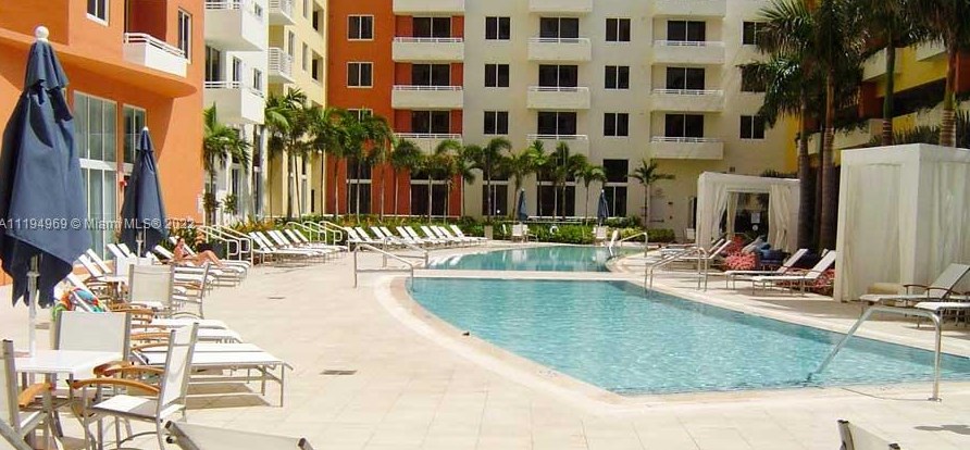 2775 187th St, Miami FL 33180-2912 exterior