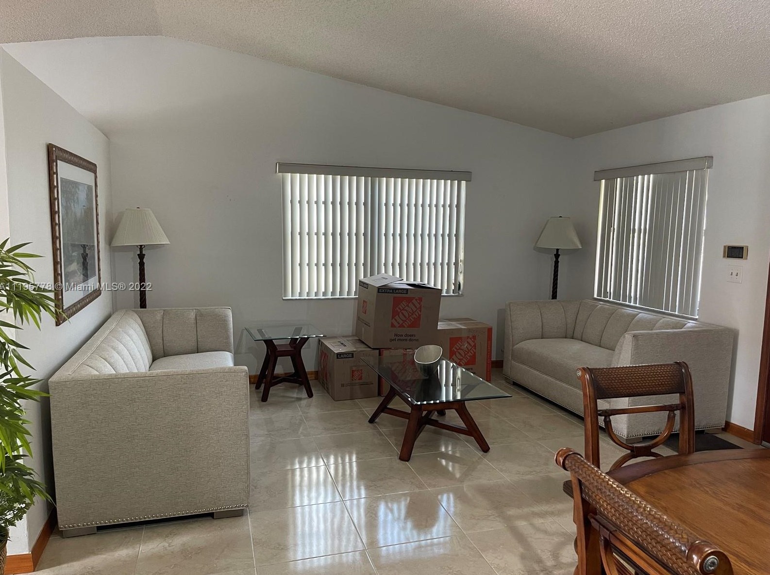 11243 74th Ter, Miami, FL 33178-1321