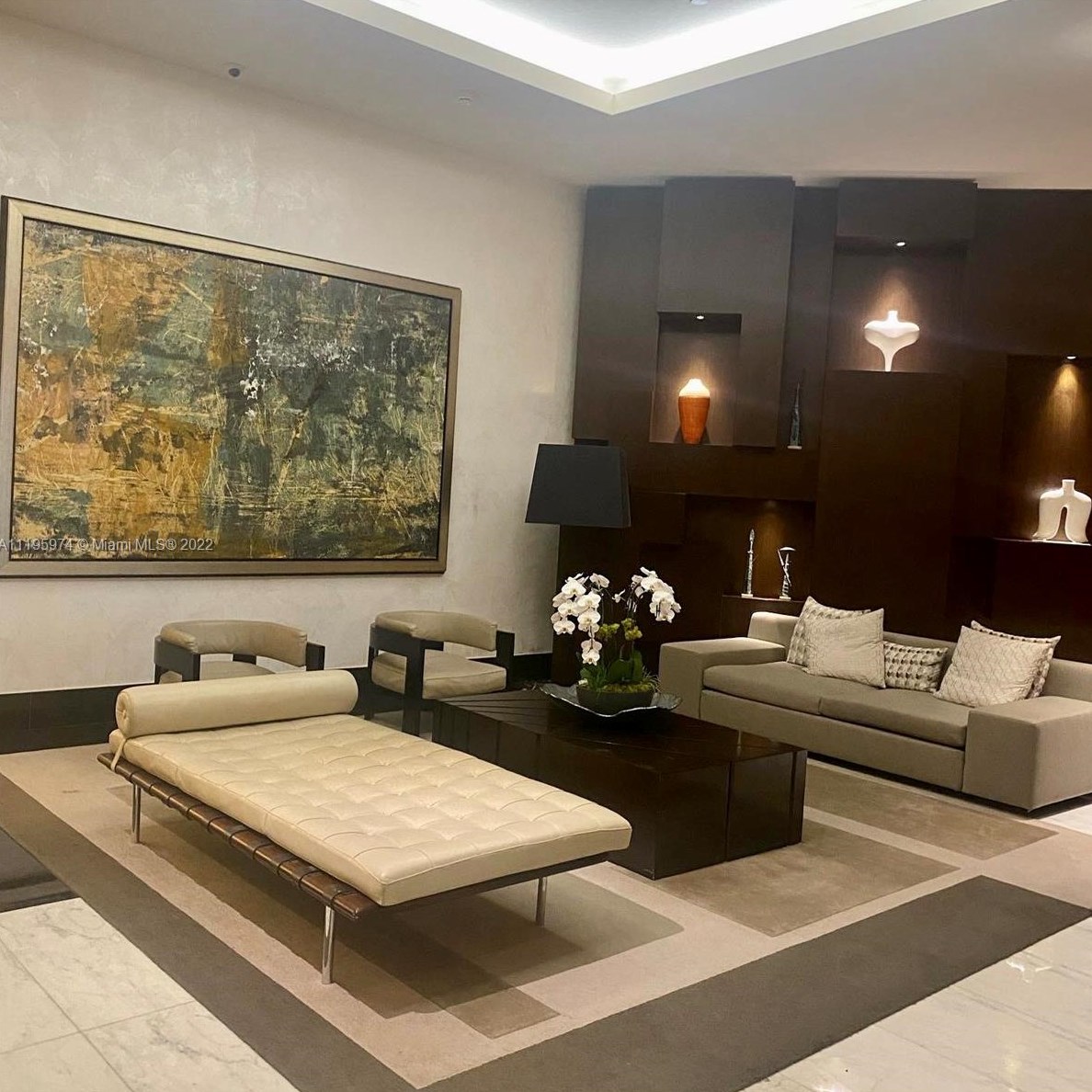 200 Biscayne Boulevard Way, Miami FL 33131-2154 exterior