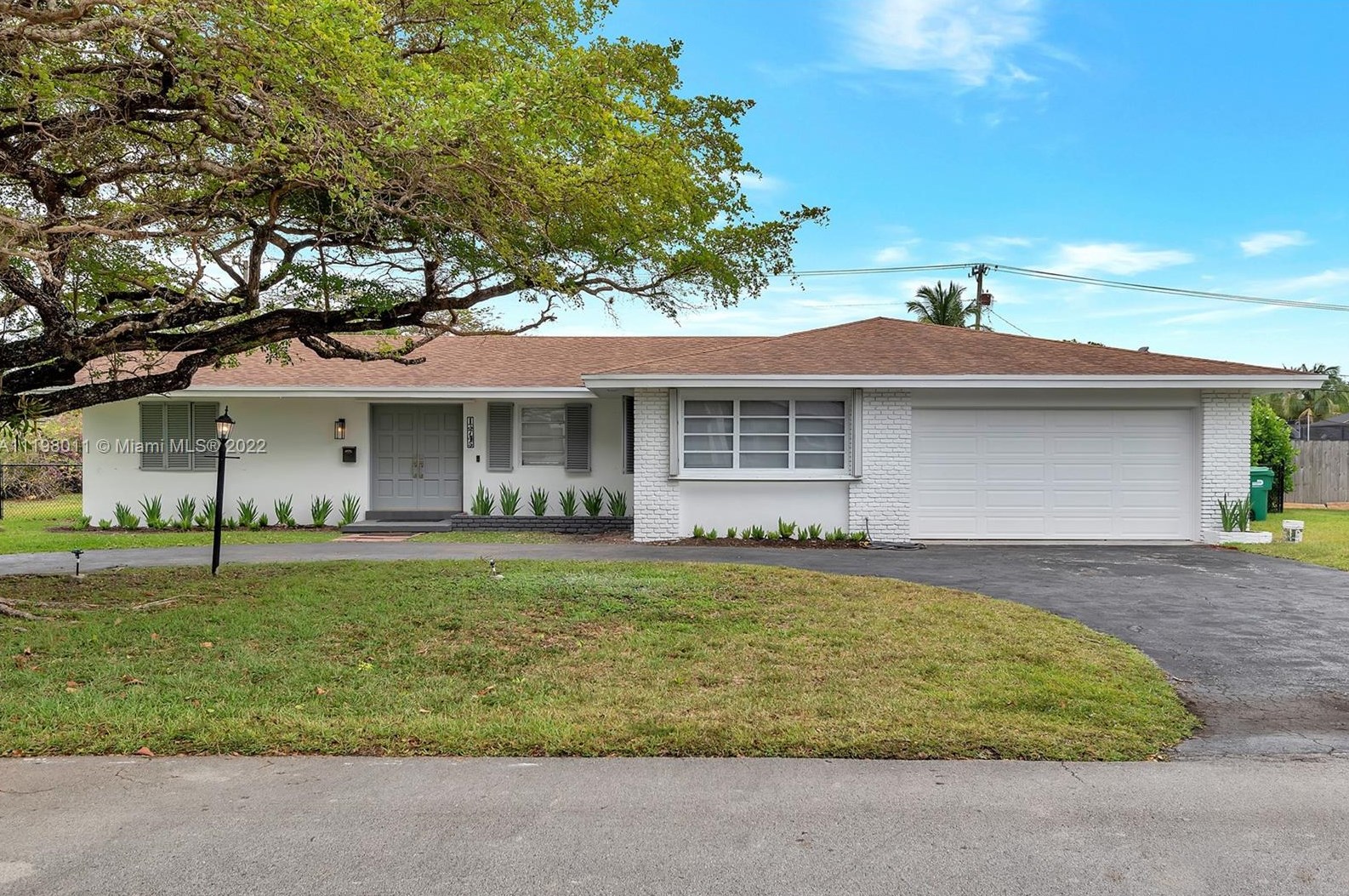13745 82nd Ct, Miami, FL 33158-1012