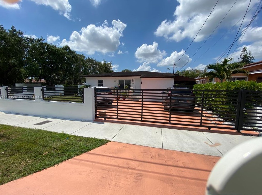 4700 3rd St, Miami, FL 33126-5208