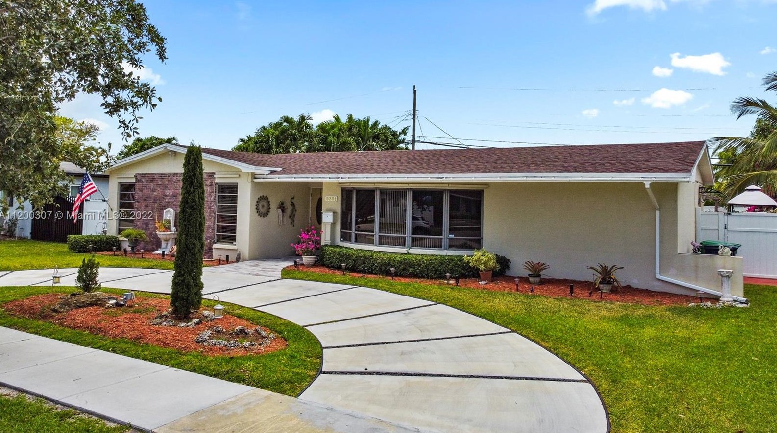9391 192nd Dr, Miami, FL 33157-7972