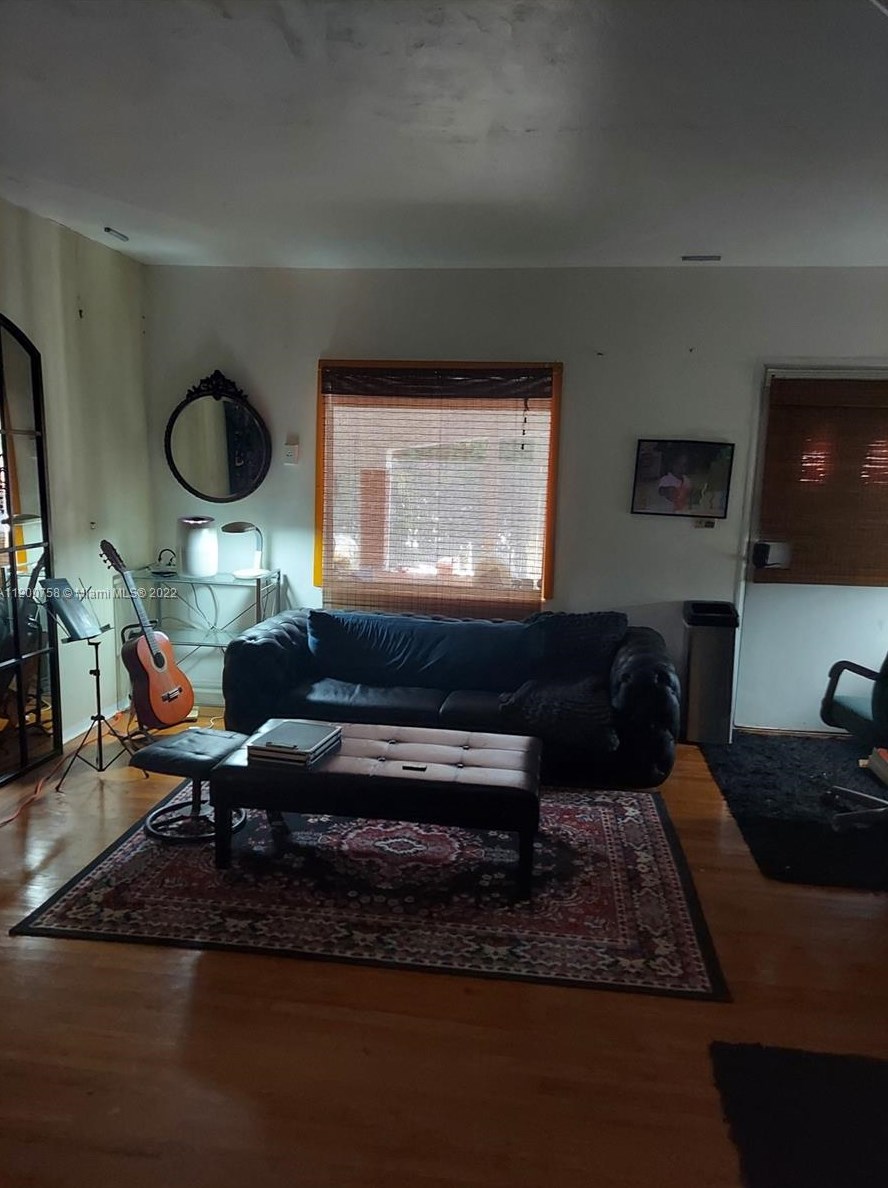 1435 32nd St, Miami, FL 33142-6146