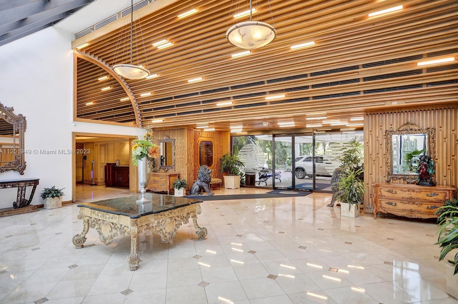 19707 Turnberry Way, Miami FL 33180-2797 exterior