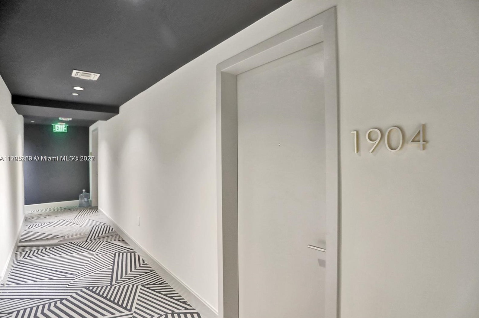 55 Sw 9th St #1904, Miami, FL 33130