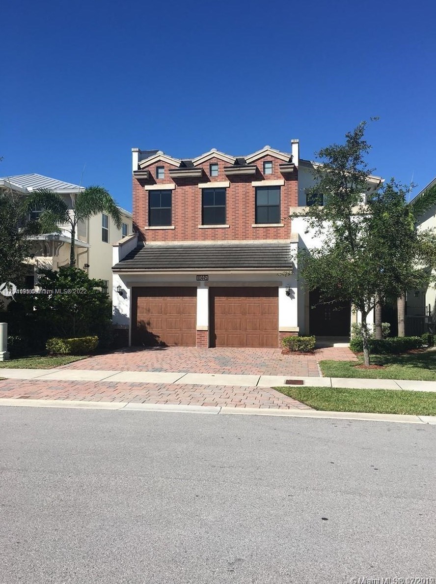 10445 69th Ter, Miami, FL 33178-1387