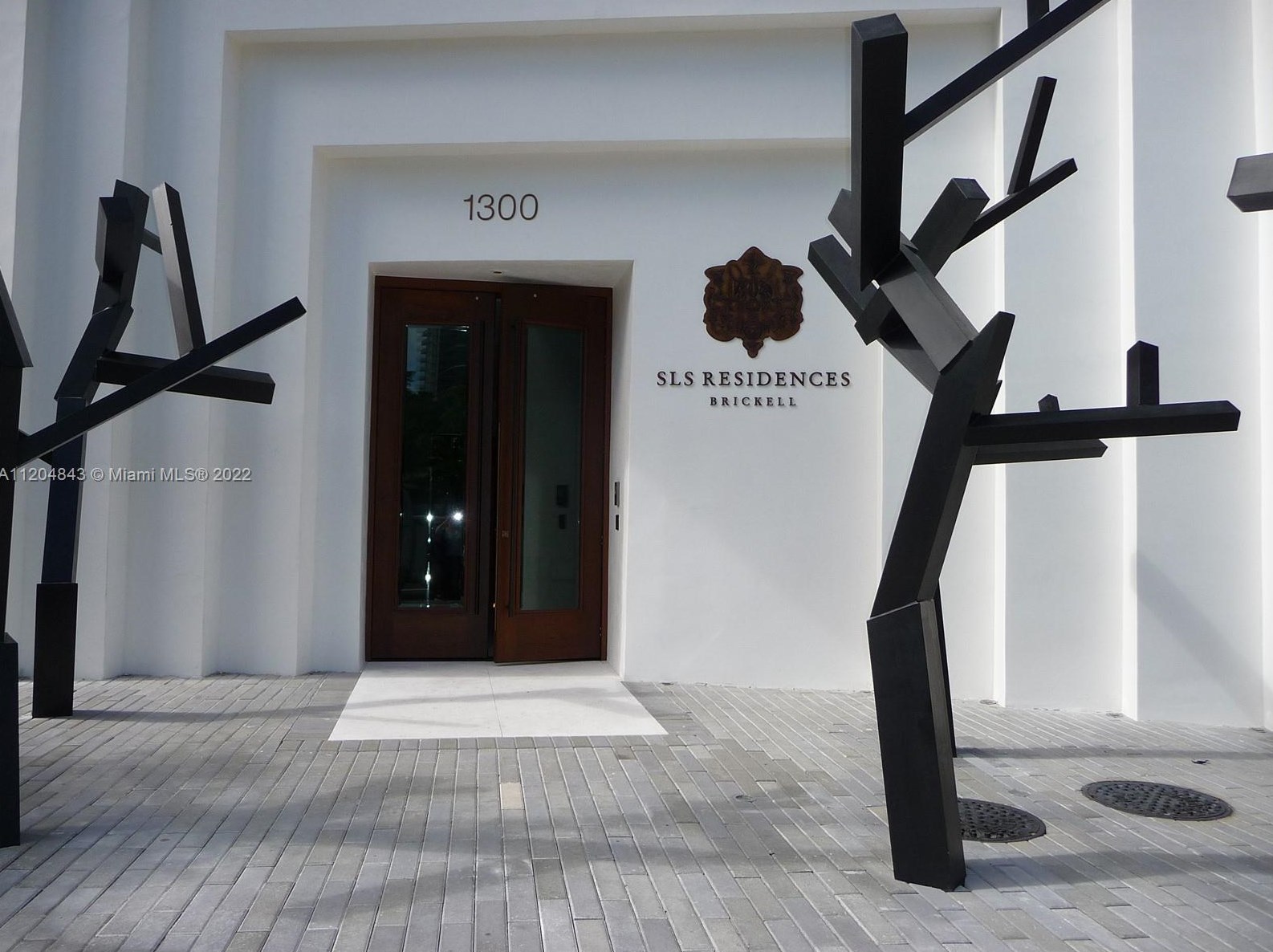 1300 Miami Ave, Miami FL 33130-4315 exterior