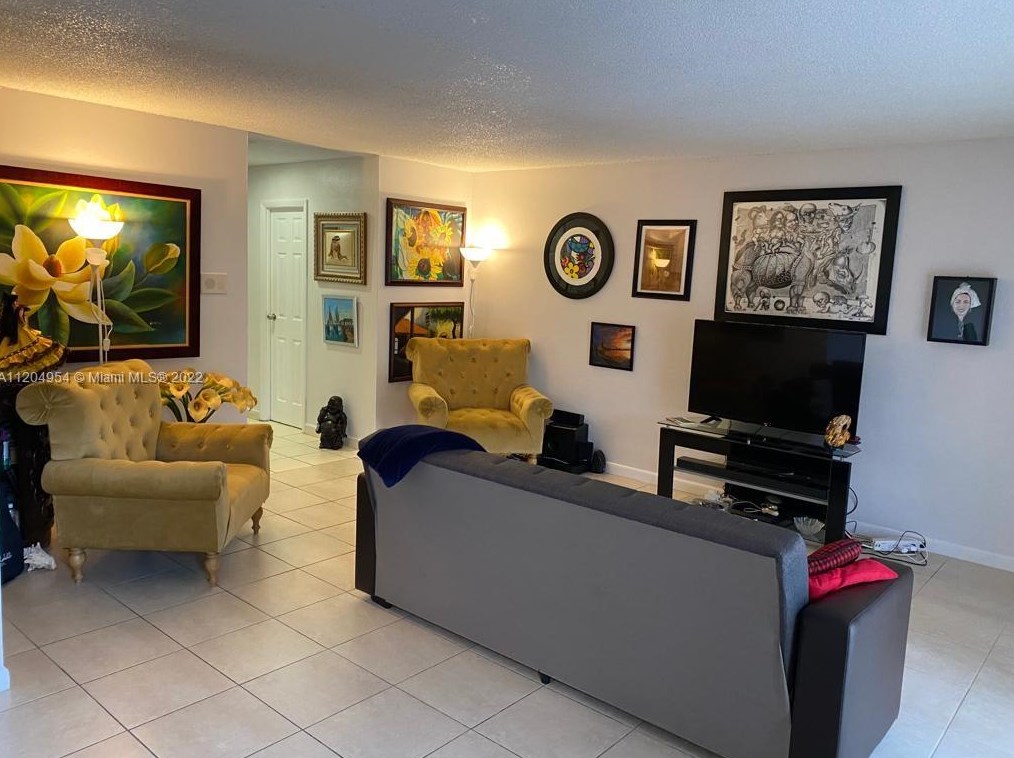 17901 Nw 68th Ave #t207, Hialeah, FL 33015