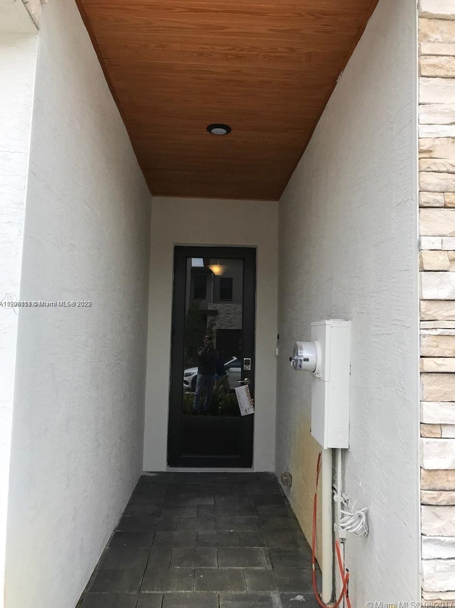 10559 78th Ter, Miami, FL 33178